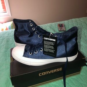 navy blue converse!!